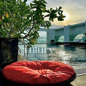 **** Hotel Century Vietnam