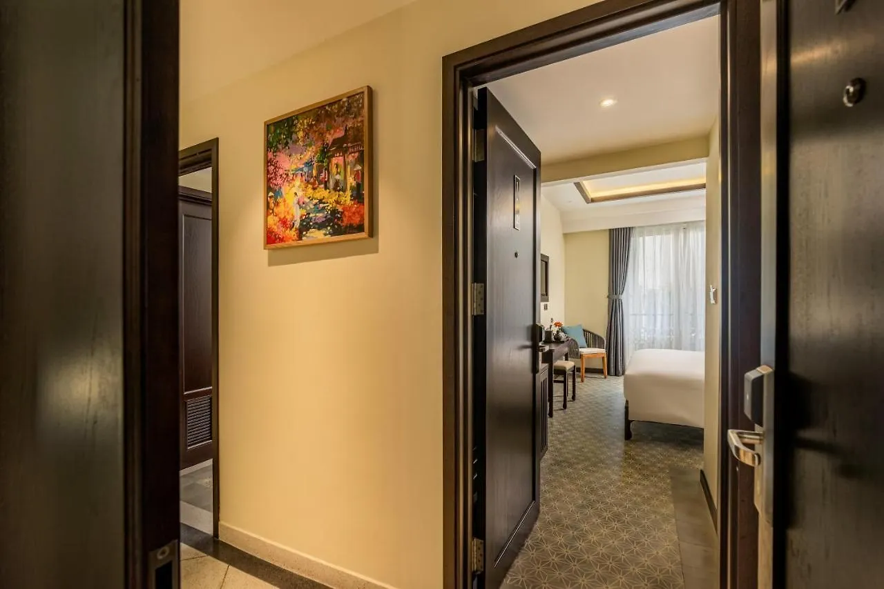 Hoi An Merrily De Art Hotel  Хойан