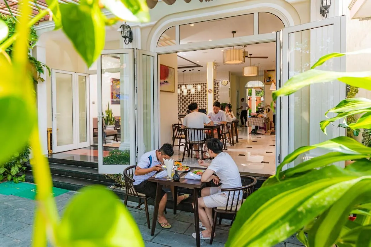 Hoi An Merrily De Art Hotel