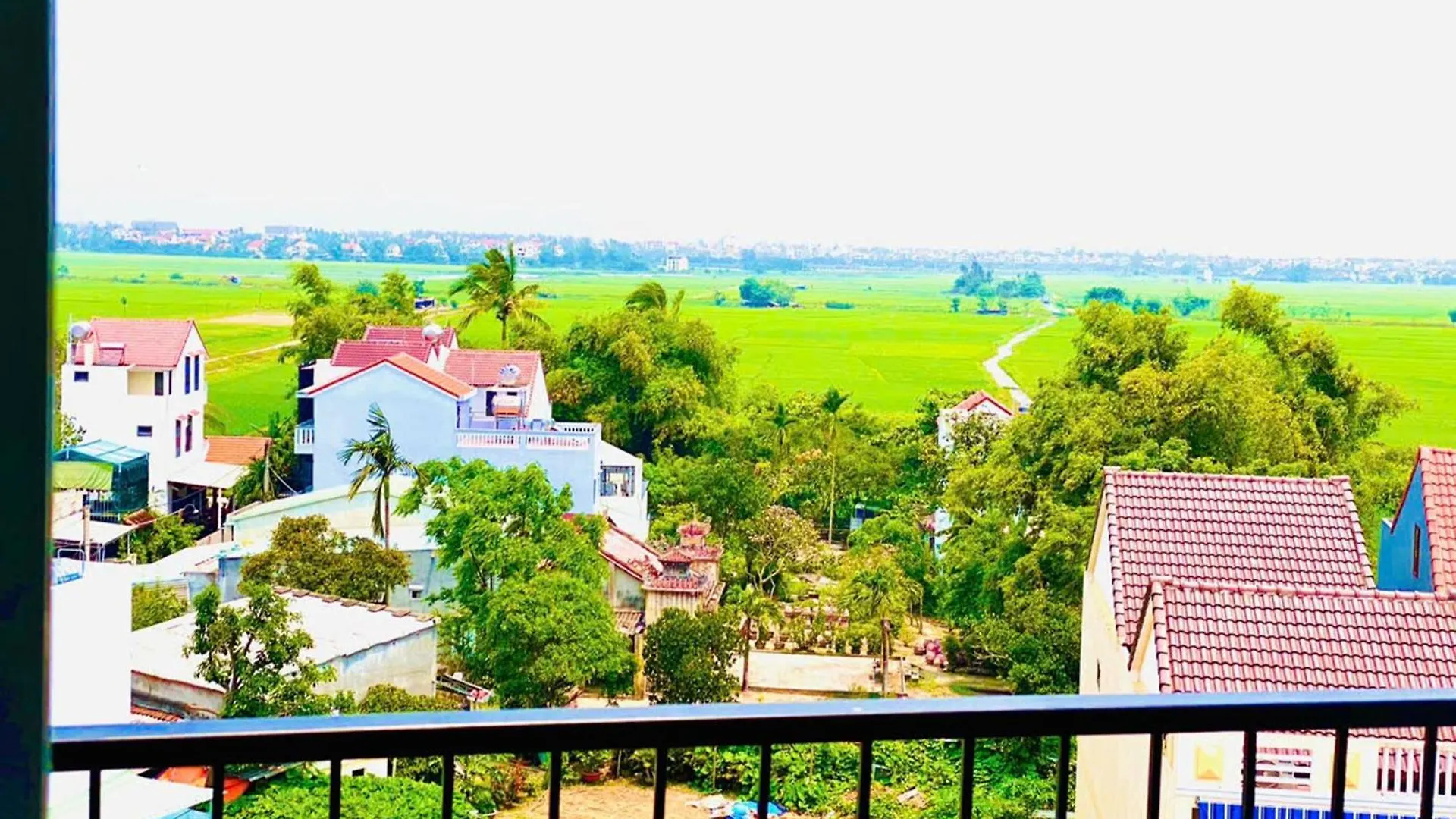 Hoi An Merrily De Art Hotel